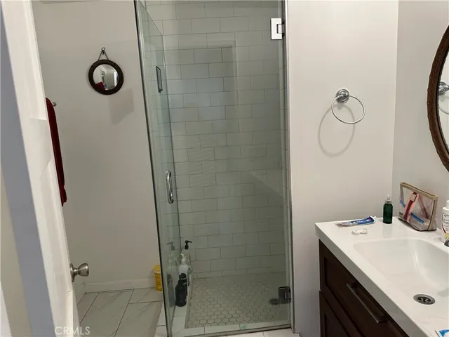 3/4 bath unit b