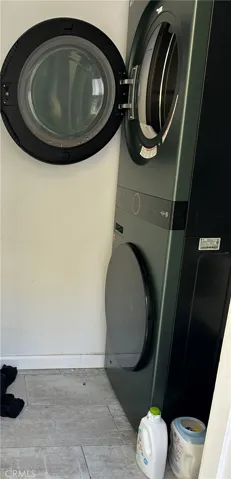 unit b outside laundry area