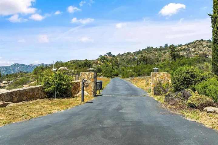 6132 Rainbow Heights Rd, Fallbrook, California 92028