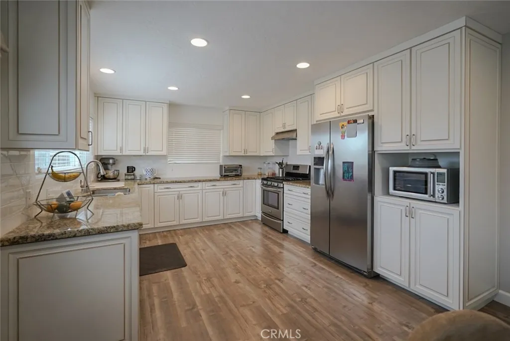 318 S Lucia Avenue, Redondo Beach, California 90277 home-pic-35