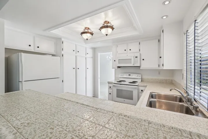 946 Carriage Drive, San Marcos, California 92069