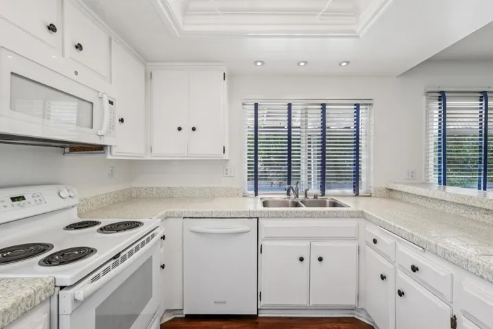 946 Carriage Drive, San Marcos, California 92069