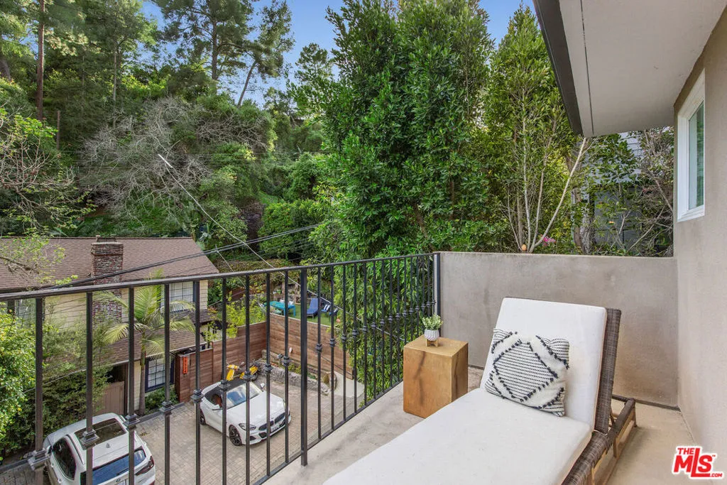 10523 Selkirk Lane, Los Angeles, California 90077 home-pic-29