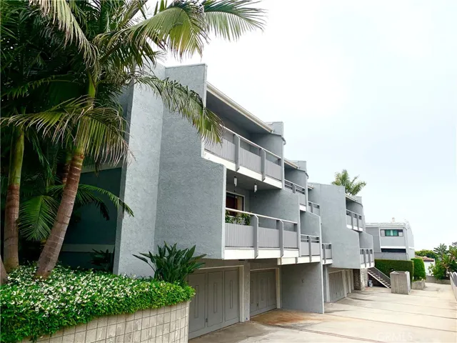115 S Guadalupe Avenue B, Redondo Beach, California 90277