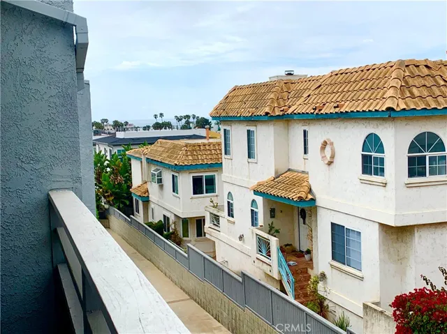 upper level balcony
