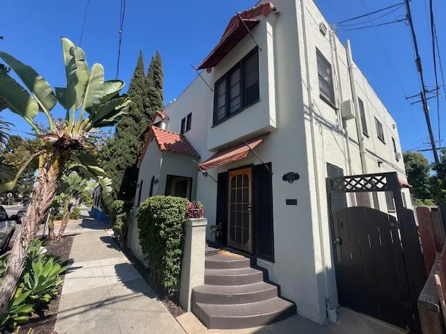 3320 E 8th Street, Long Beach, California 90804
