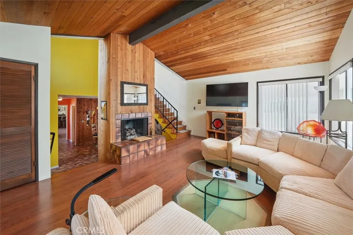 537 3rd Street, Manhattan Beach, California 90266