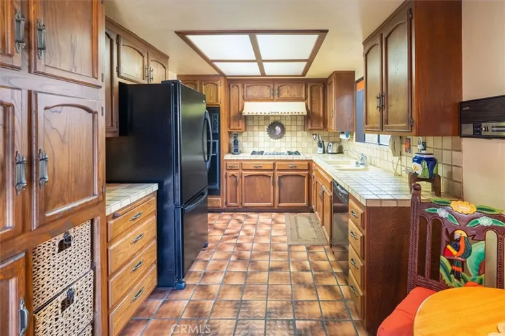 537 3rd Street, Manhattan Beach, California 90266