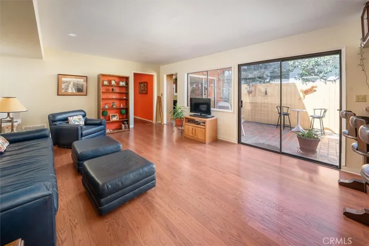 537 3rd Street, Manhattan Beach, California 90266
