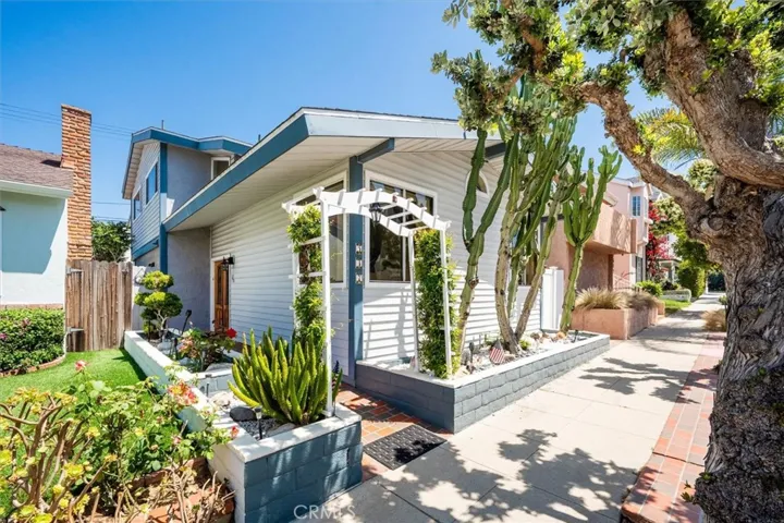 537 3rd Street, Manhattan Beach, California 90266