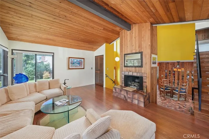 537 3rd Street, Manhattan Beach, California 90266