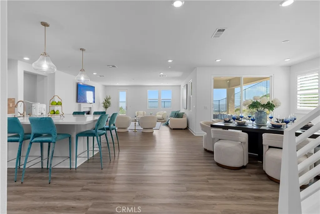 2725 Sierra Bella Drive, Corona, California 92882 home-pic-24