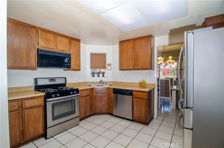 Kitchen / stainless appliances