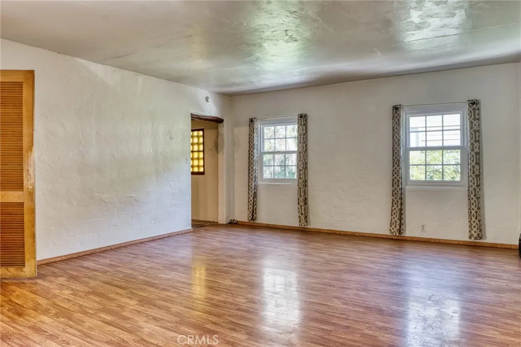 5734 Cazaux Drive, Los Angeles, California 90068 home-pic-22