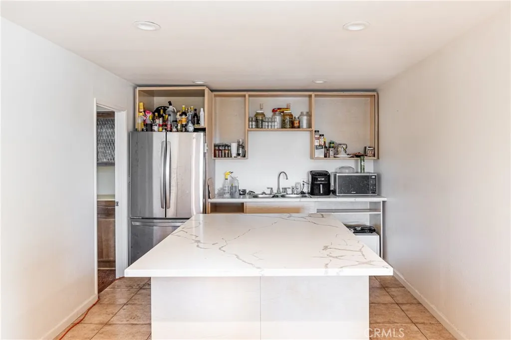 1849 Ayers Way, Burbank, California 91501 home-pic-14