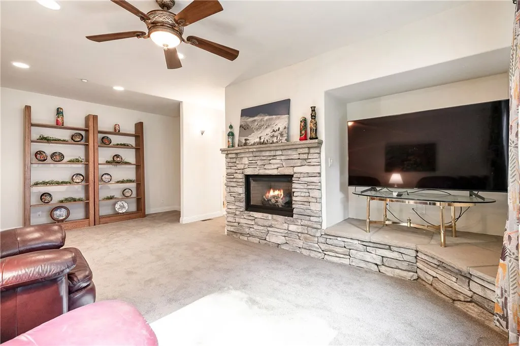 27376 Pinewood Drive, Lake Arrowhead, California 92352 home-pic-28