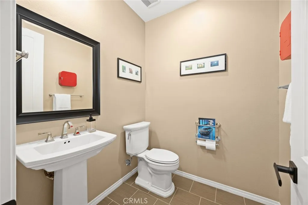 1252 N Lindley Street, Azusa, California 91702 home-pic-21