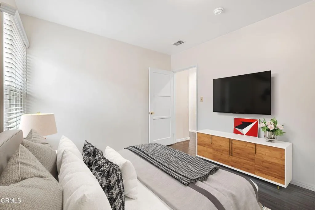 15233 Camarillo Street, Sherman Oaks, California 91403 home-pic-17