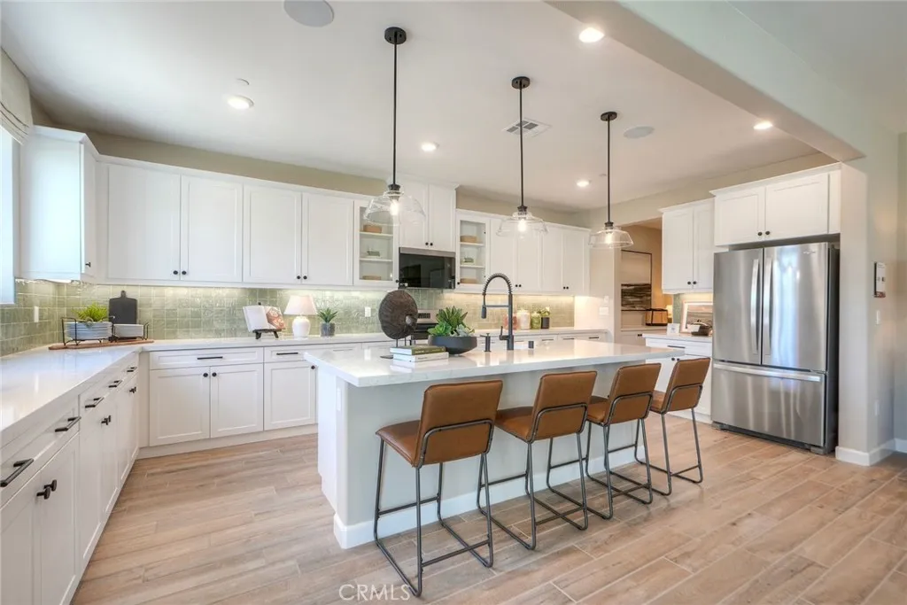 2066 Woolem Place, Escondido, California 92026 home-pic-4