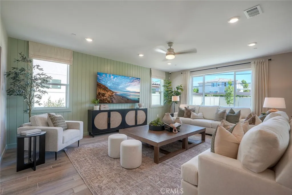 2066 Woolem Place, Escondido, California 92026 home-pic-1