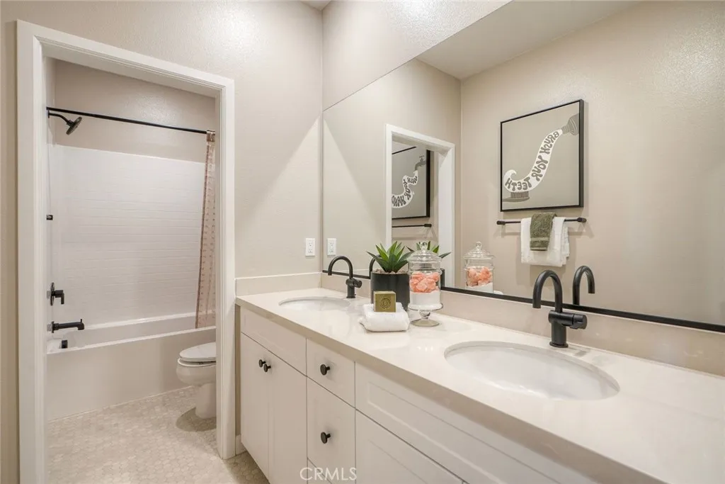 2066 Woolem Place, Escondido, California 92026 home-pic-22