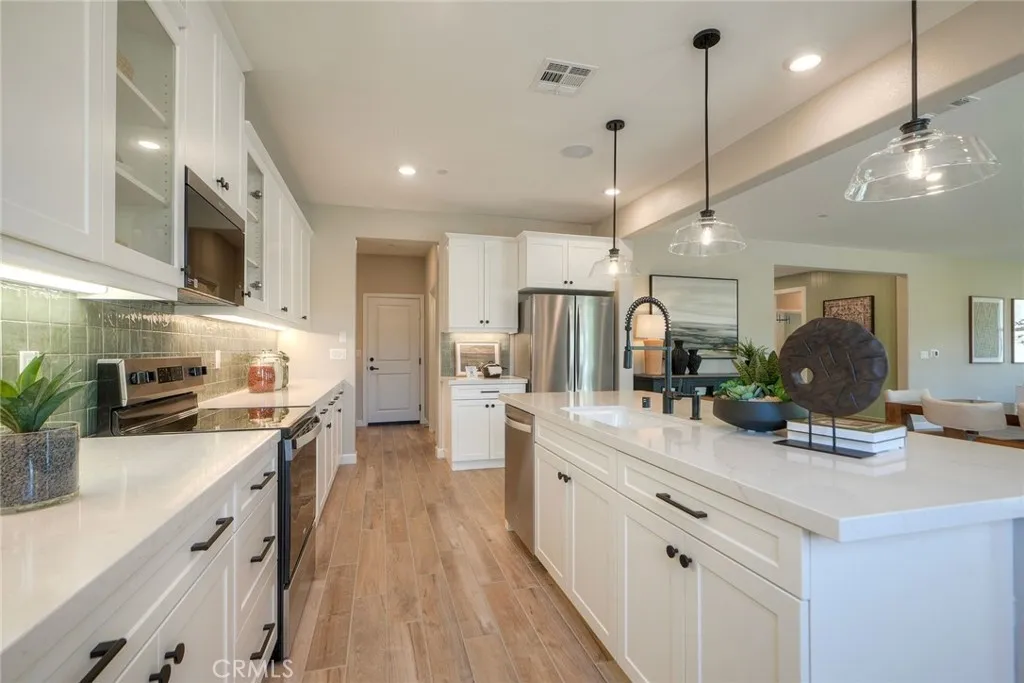 2066 Woolem Place, Escondido, California 92026 home-pic-5