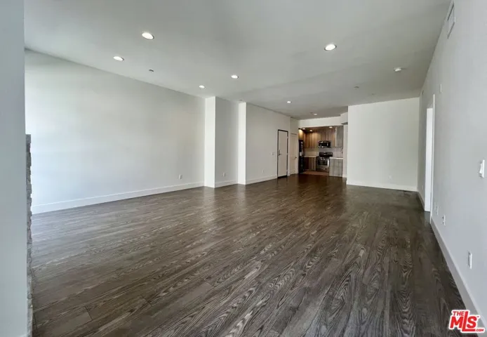 1232 N Kings Road 206, West Hollywood, California 90069