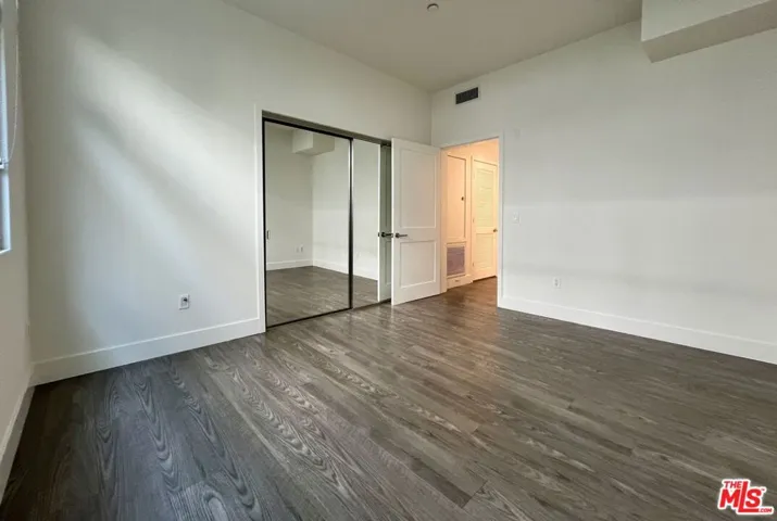 1232 N Kings Road 206, West Hollywood, California 90069