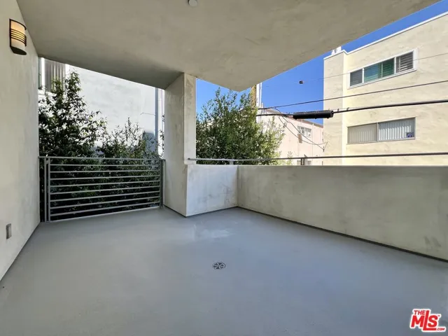 1232 N Kings Road 206, West Hollywood, California 90069