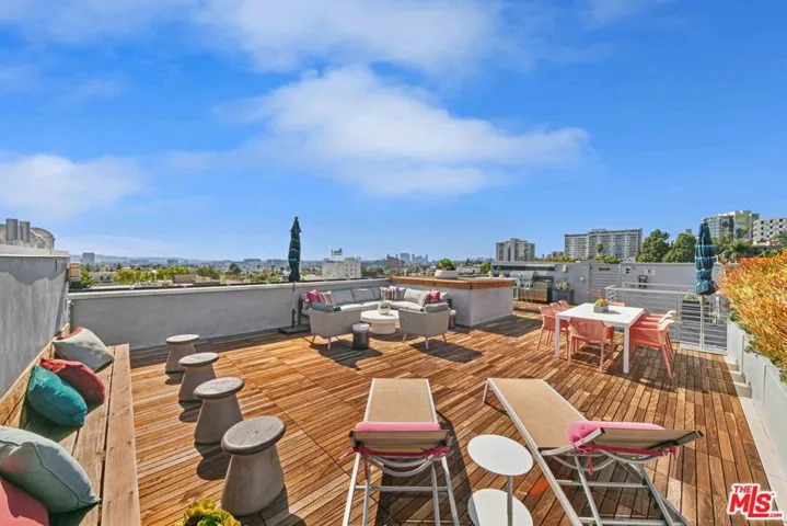 1232 N Kings Road 206, West Hollywood, California 90069