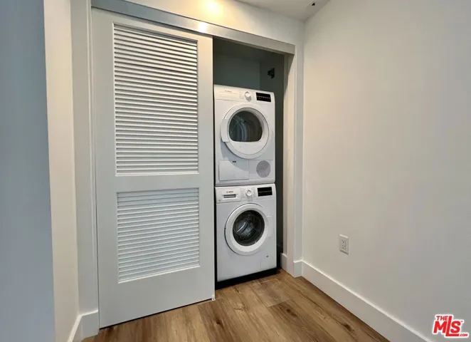 5801 Camerford Avenue Ph5, Los Angeles, California 90038
