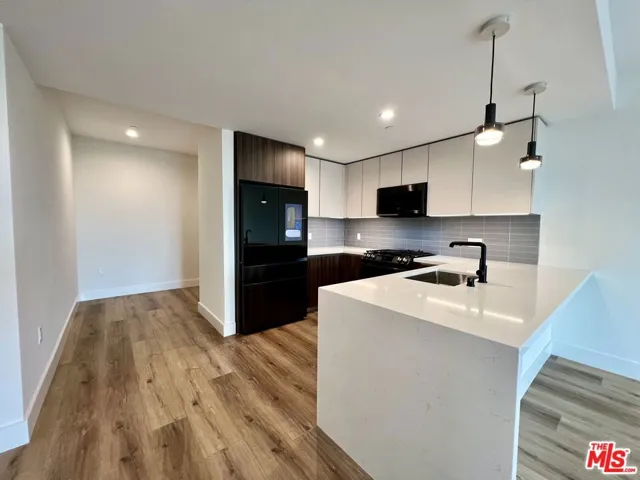 5801 Camerford Avenue Ph5, Los Angeles, California 90038