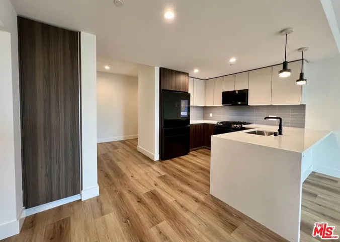 5801 Camerford Avenue Ph5, Los Angeles, California 90038