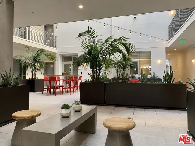 8017 W Norton Avenue 301, West Hollywood, California 90046