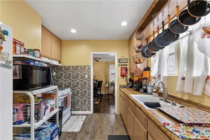 930 E 89th Street, Los Angeles, California 90002