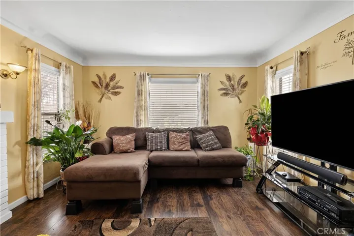 930 E 89th Street, Los Angeles, California 90002