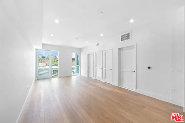 1001 N Fairfax Avenue 310, West Hollywood, California 90046