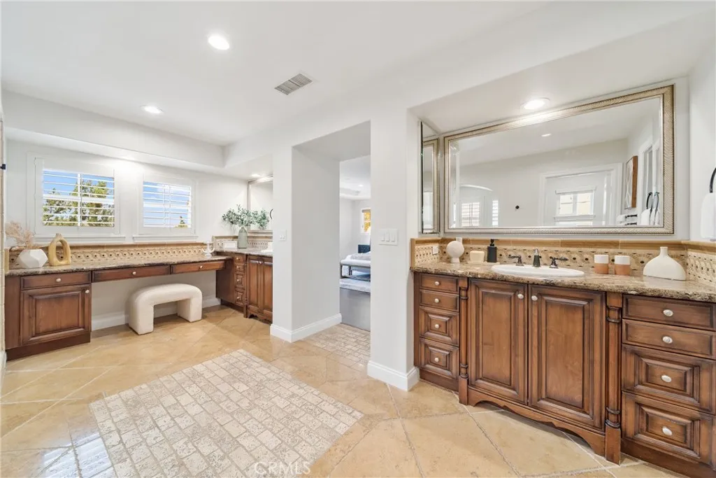 15 Basilica Place, Ladera Ranch, California 92694 home-pic-37