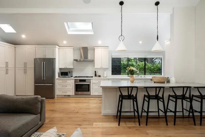 425 Kingsley Avenue, Palo Alto, California 94301