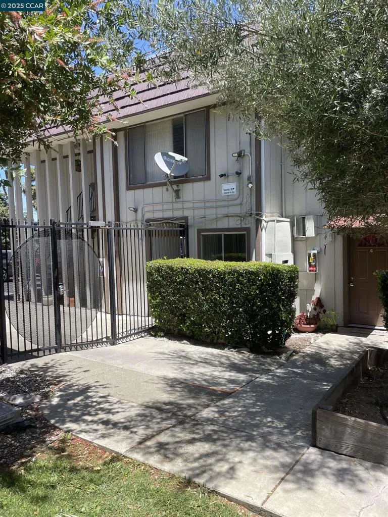 2005 Sierra Rd, Concord, California 94518 home-pic-2