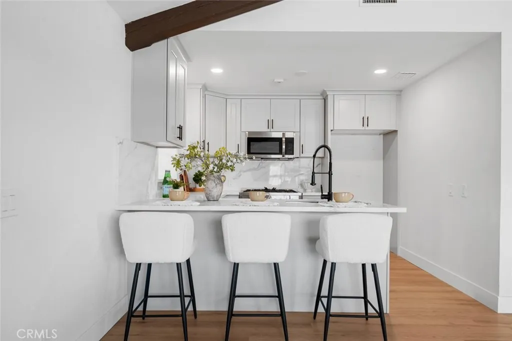 2838 Lambert Drive, Los Angeles, California 90068 home-pic-6