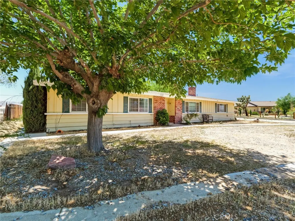 20715 Teton Road, Apple Valley, California 92308 home-pic-0