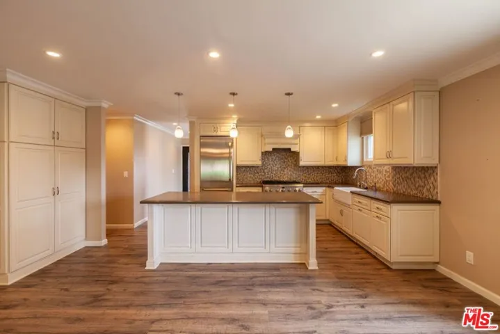 1400 Caddington Drive, Rancho Palos Verdes, California 90275