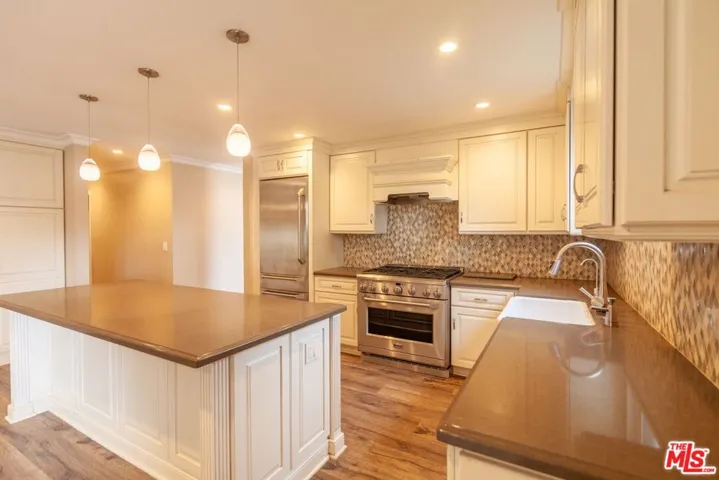 1400 Caddington Drive, Rancho Palos Verdes, California 90275