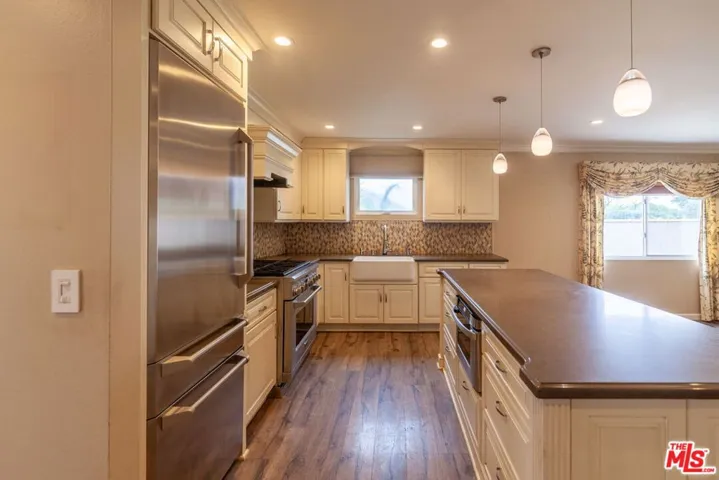 1400 Caddington Drive, Rancho Palos Verdes, California 90275