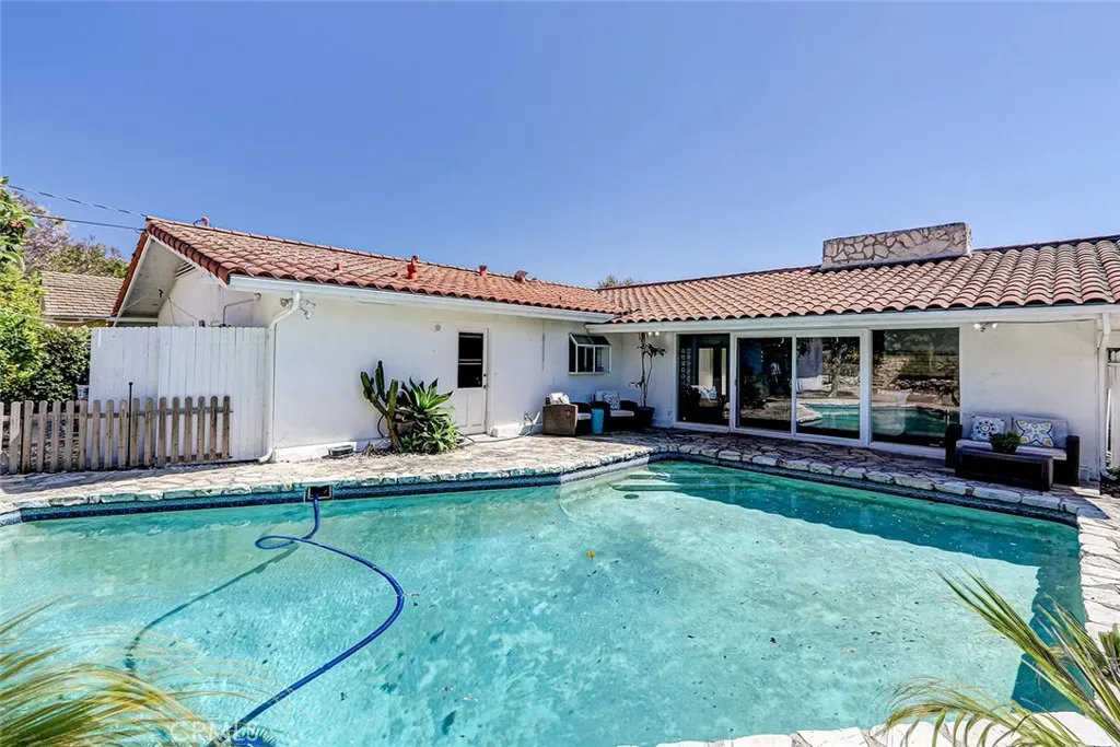 2552 Palos Verdes Drive W, Palos Verdes Estates, California 90274 home-pic-25