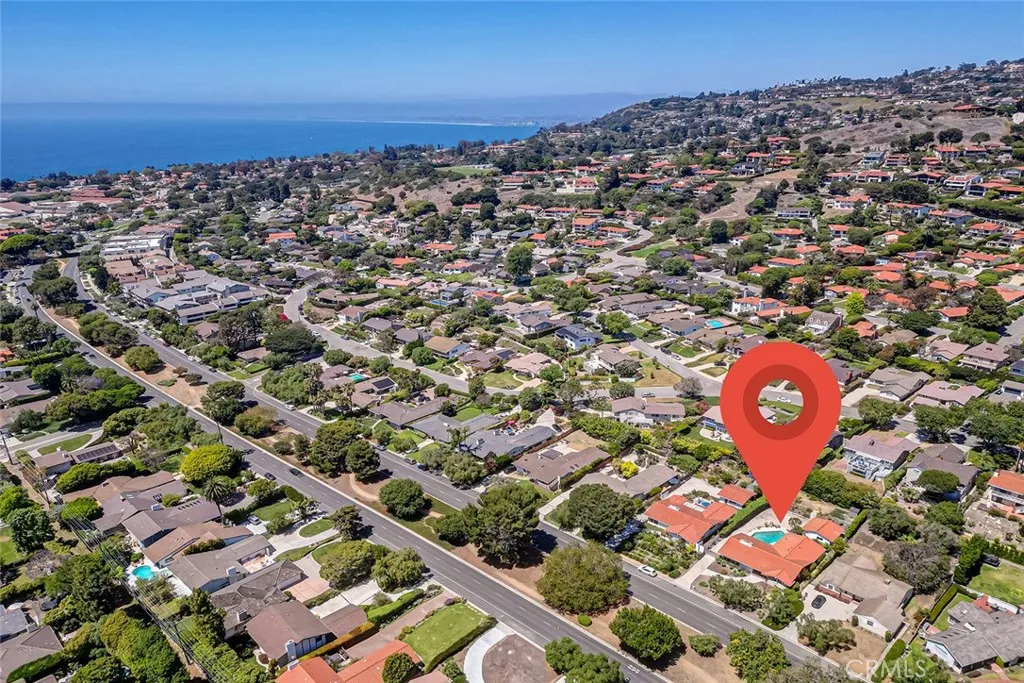 2552 Palos Verdes Drive W, Palos Verdes Estates, California 90274 home-pic-35