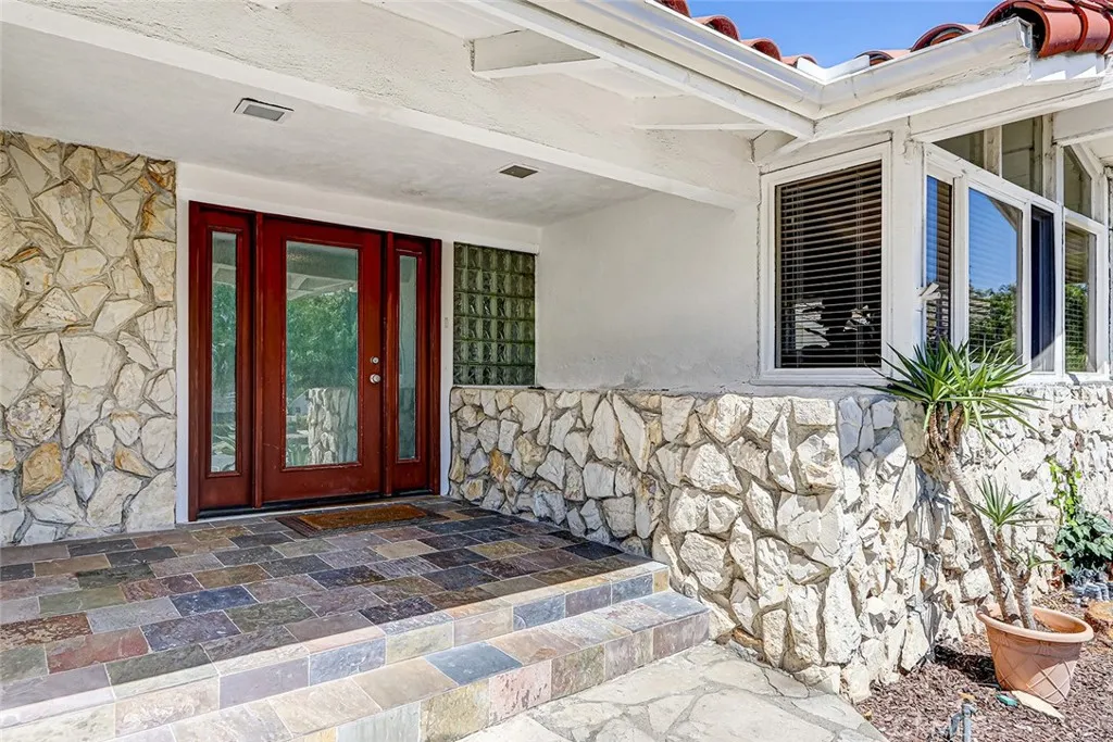 2552 Palos Verdes Drive W, Palos Verdes Estates, California 90274 home-pic-8