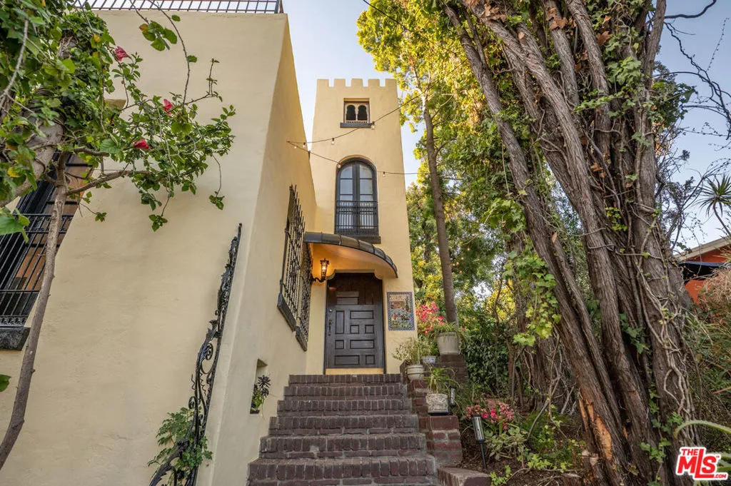 6655 Emmet Terrace, Los Angeles, California 90068 home-pic-5