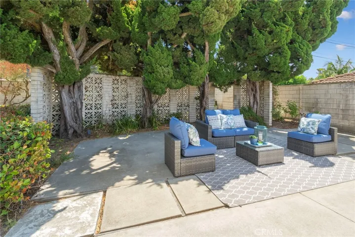 27128 Springcreek Road, Rancho Palos Verdes, California 90275